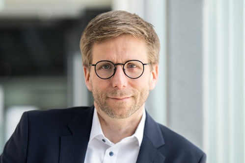 Dr. Christian Geyer